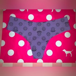 NWT VS PINK SIZE LARGE SEAMLESS NO SHOW THONG PANTY.